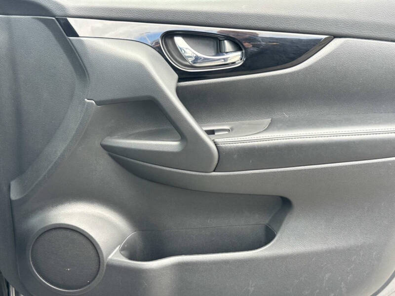 2022 Nissan Rogue Sport SV