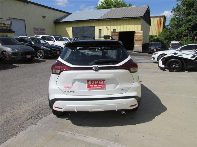 2023 Nissan Kicks SR