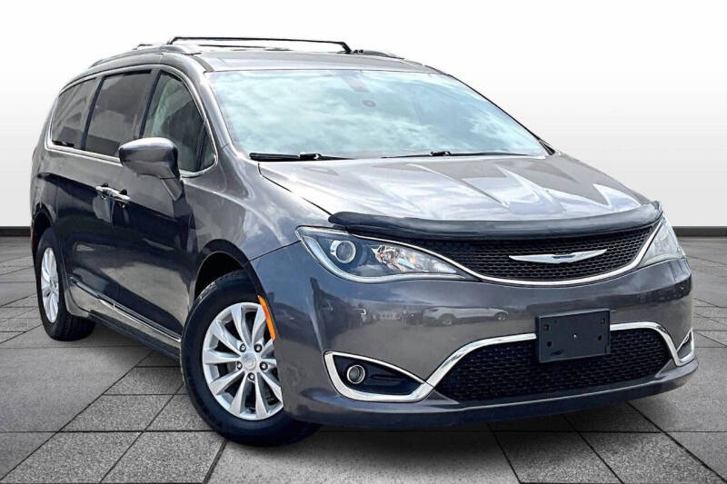 2017 Chrysler Pacifica Touring-L
