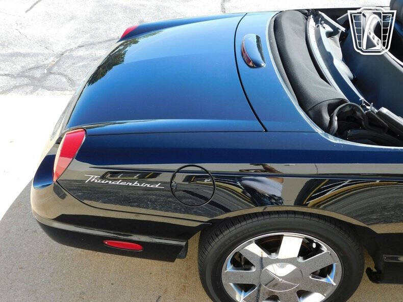 2002 Ford Thunderbird Deluxe