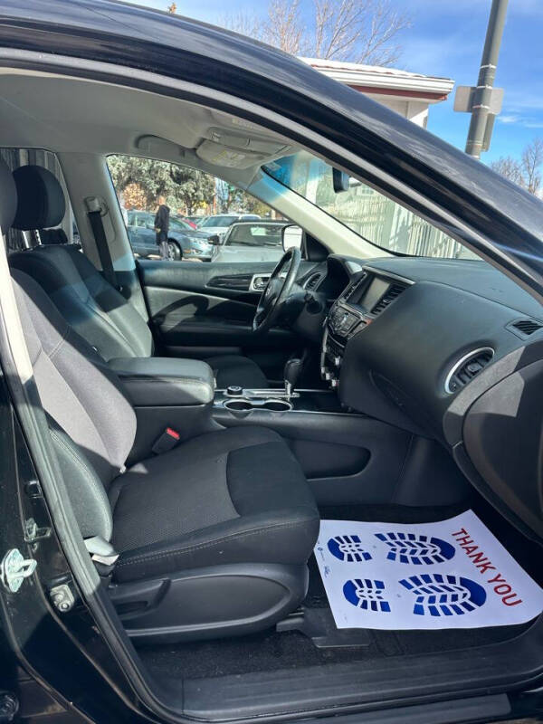 2018 Nissan Pathfinder SV