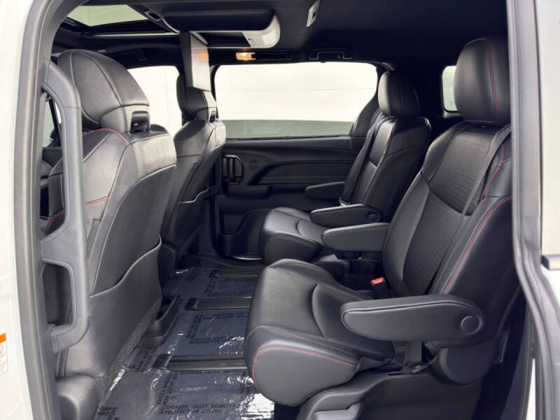 2025 Toyota Sienna XSE 7-Passenger