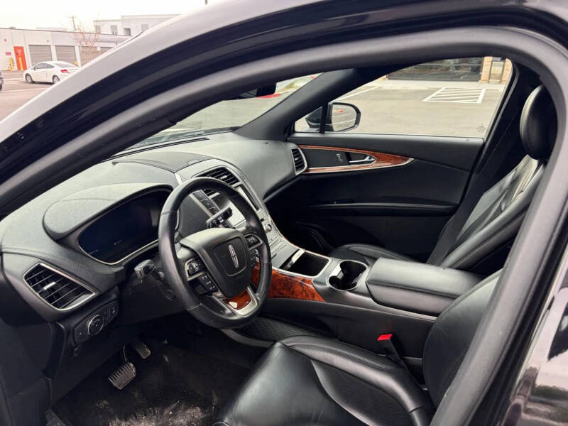 2019 Lincoln Nautilus Select