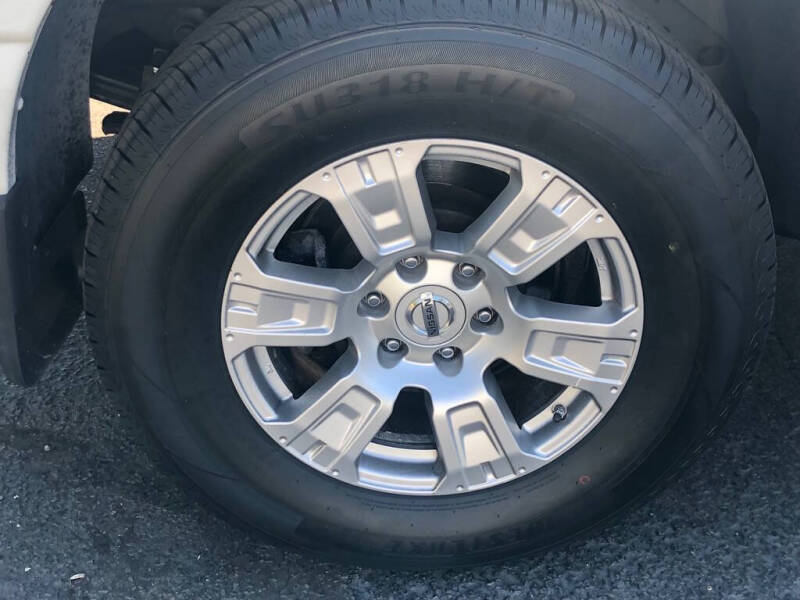 2017 Nissan Titan SV