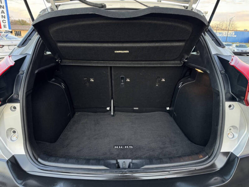 2020 Nissan Kicks SV