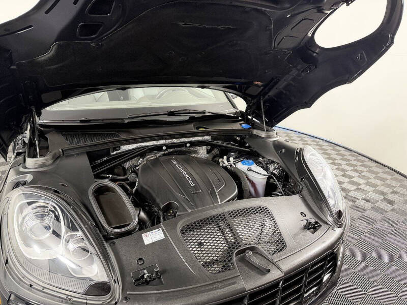 2017 Porsche Macan