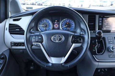 2016 Toyota Sienna XLE Premium 8-Passenger