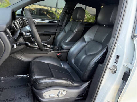 2015 Porsche Macan S