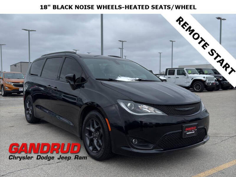 2019 Chrysler Pacifica Touring L Plus's photo