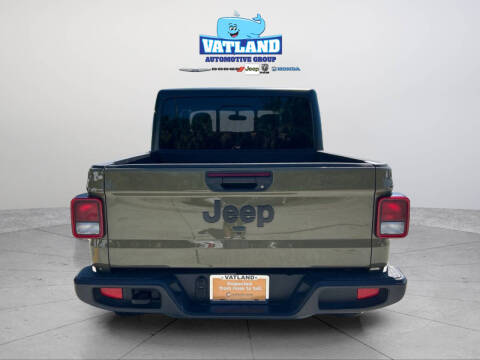 2025 Jeep Gladiator NightHawk