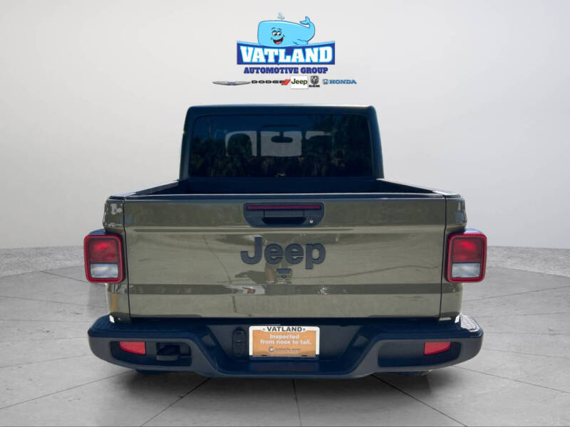 2025 Jeep Gladiator NightHawk