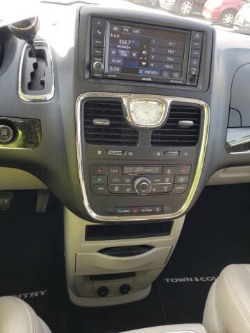 2013 Chrysler Town and Country Touring-L