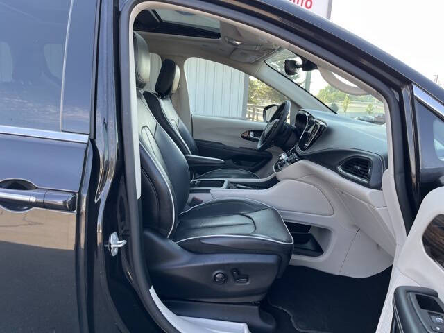 2023 Chrysler Pacifica Plug-In Hybrid Limited