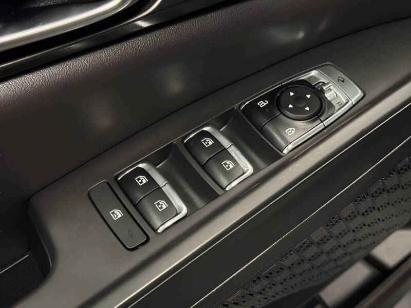 2025 Kia Carnival SX