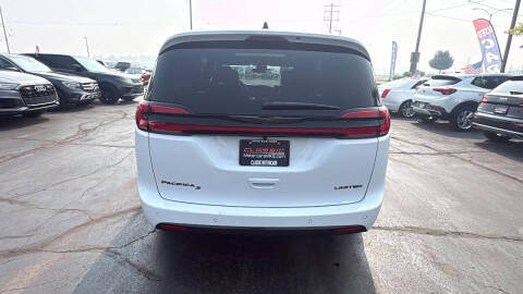 2026 Chrysler Pacifica Limited