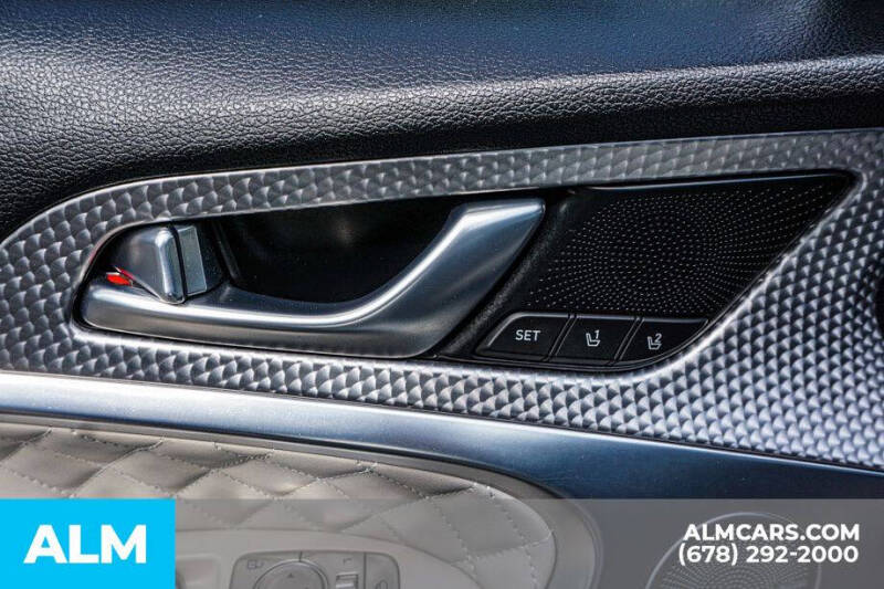 2023 Genesis G70