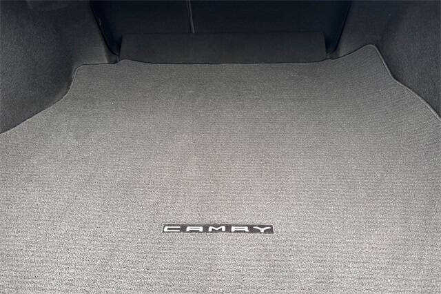 2021 Toyota Camry Hybrid XLE