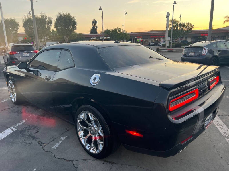 2015 Dodge Challenger SXT