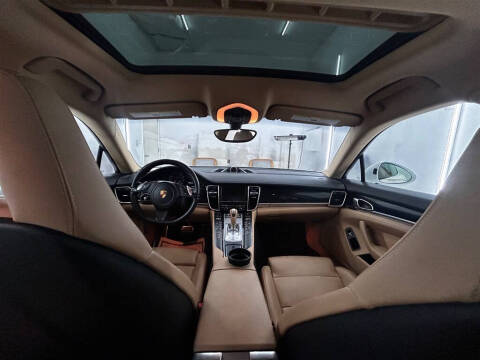 2016 Porsche Panamera 4