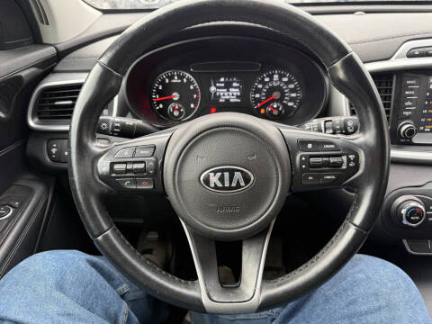 2017 Kia Sorento LX