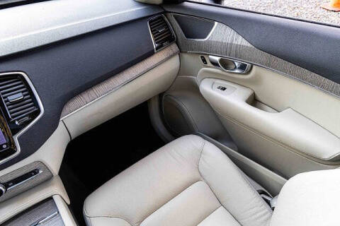 2024 Volvo XC90 B5 Plus Bright Theme