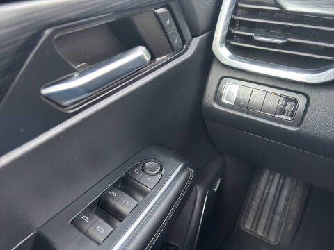 2024 GMC Acadia Elevation