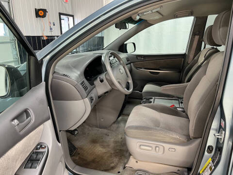 2009 Toyota Sienna LE 7-Passenger