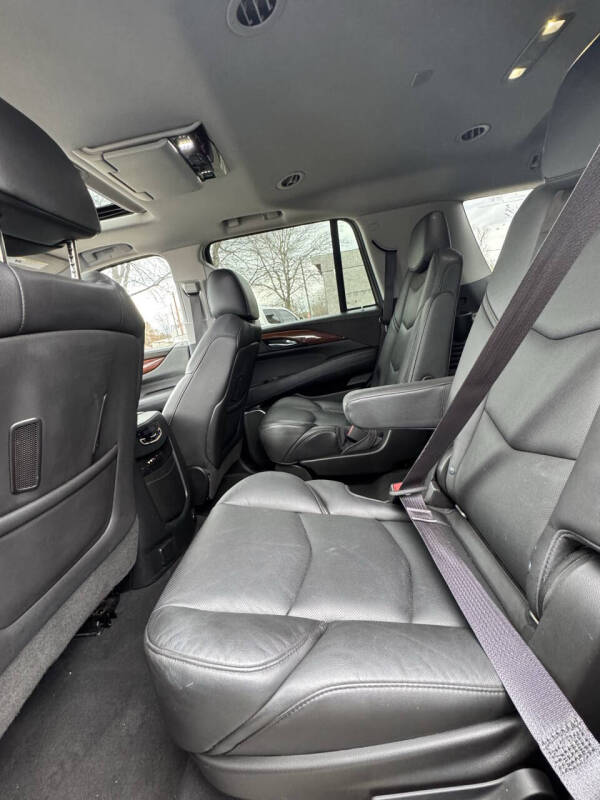 2016 Cadillac Escalade Luxury Collection