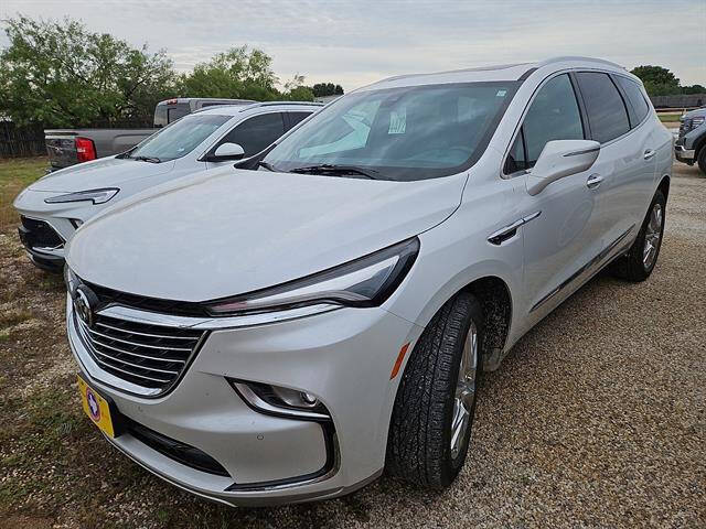 2023 Buick Enclave Essence
