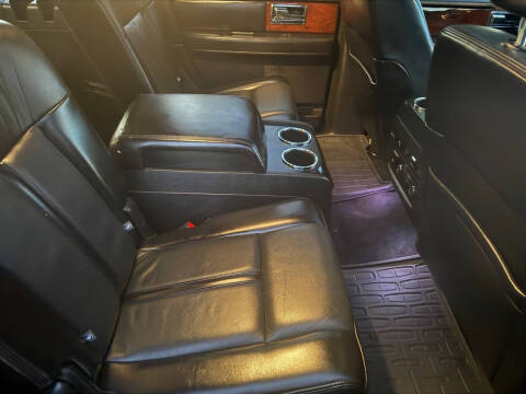 2017 Lincoln Navigator Select