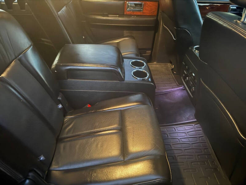 2017 Lincoln Navigator Select