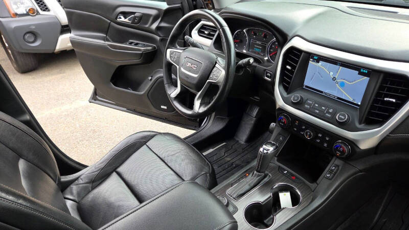 2017 GMC Acadia SLT-1