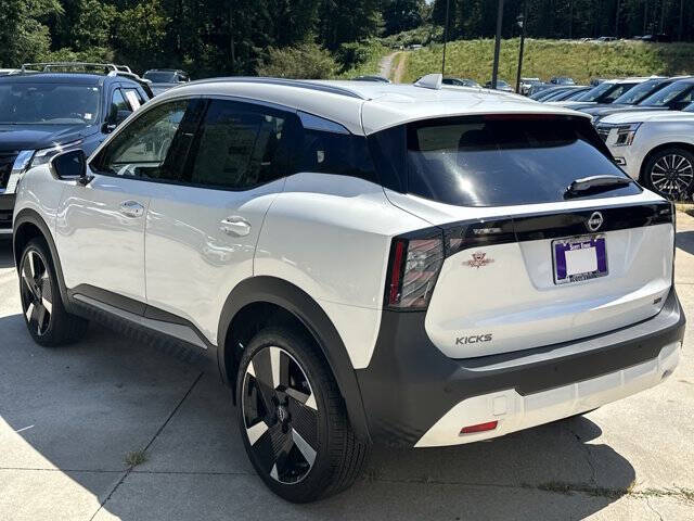 2025 Nissan Kicks SR