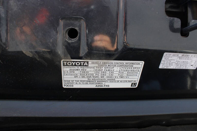 2020 Toyota Camry Hybrid XLE