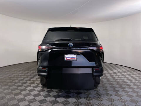 2023 Toyota Sienna LE 8-Passenger