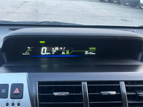 2013 Toyota Prius v Five