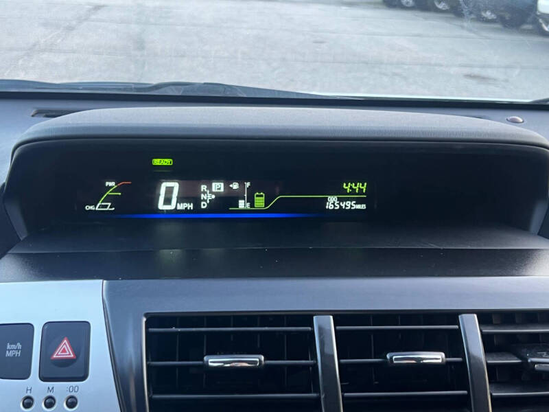 2013 Toyota Prius v Five