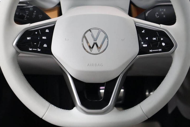 2025 Volkswagen ID. Buzz Pro S Plus 4Motion