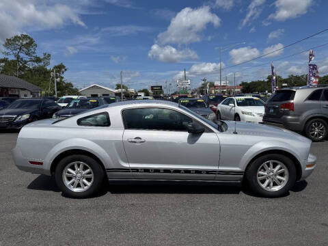 2008 Ford Mustang V6 Deluxe