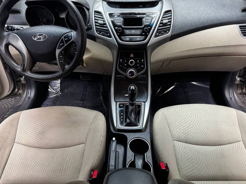 2014 Hyundai Elantra SE