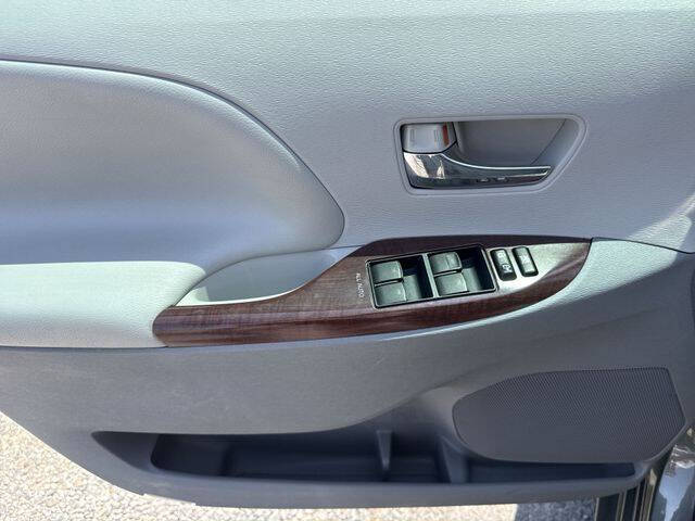 2012 Toyota Sienna