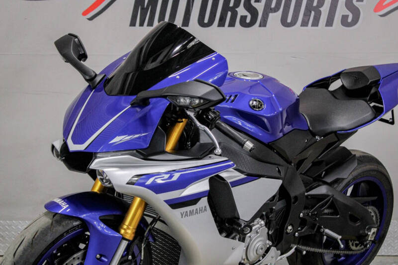 2016 Yamaha YZF-R1