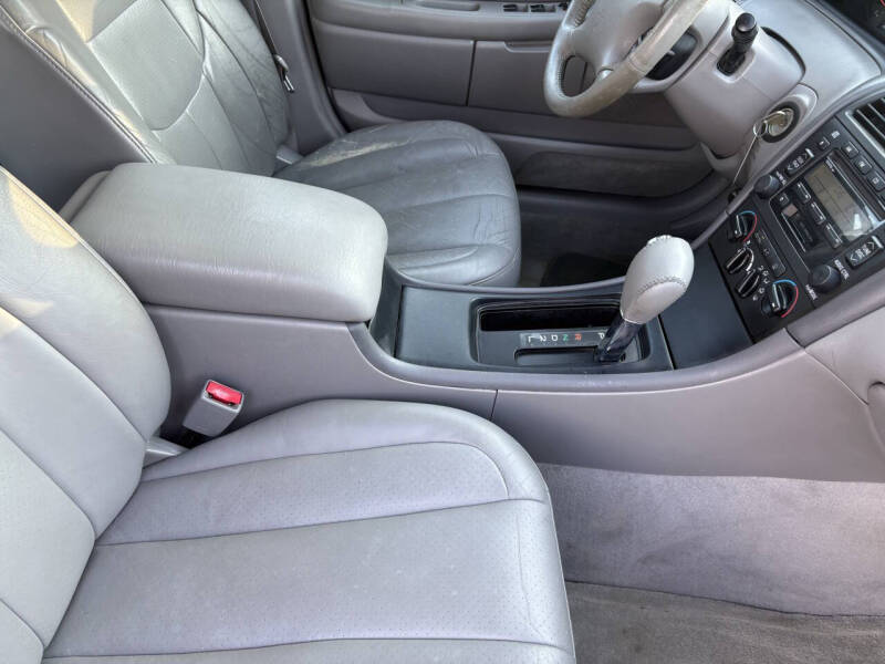 2003 Toyota Avalon XL