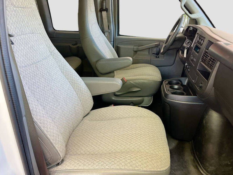 2022 Chevrolet Express LS 2500