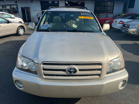 2002 Toyota Highlander for sale at Goodfellas auto sales LLC in Clifton NJ