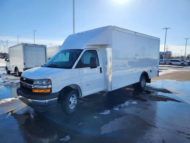 2025 Chevrolet Express 3500