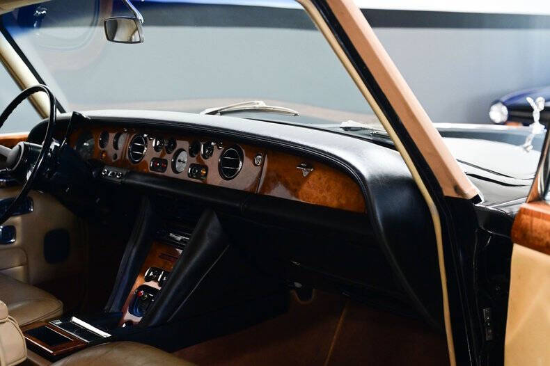 1972 Rolls-Royce SILVER CLOUD LWB