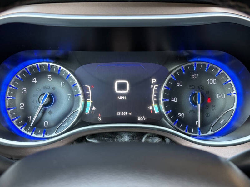 2017 Chrysler Pacifica Touring-L Plus