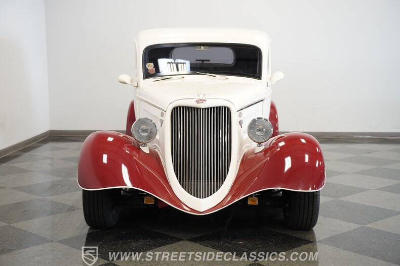 1933 Ford Victoria