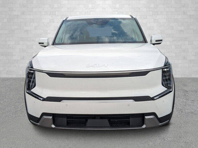 2024 Kia EV9 Light Long Range